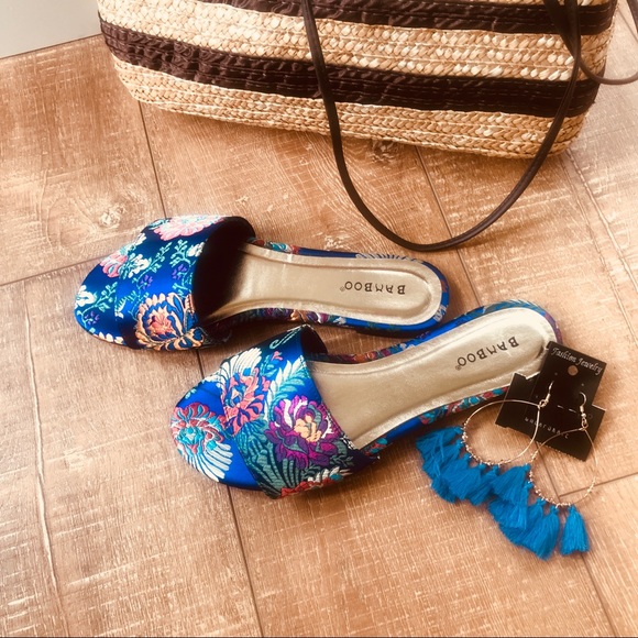 HipFinds Shoes - Lovely Blue Floral Sandal 🌺Sale